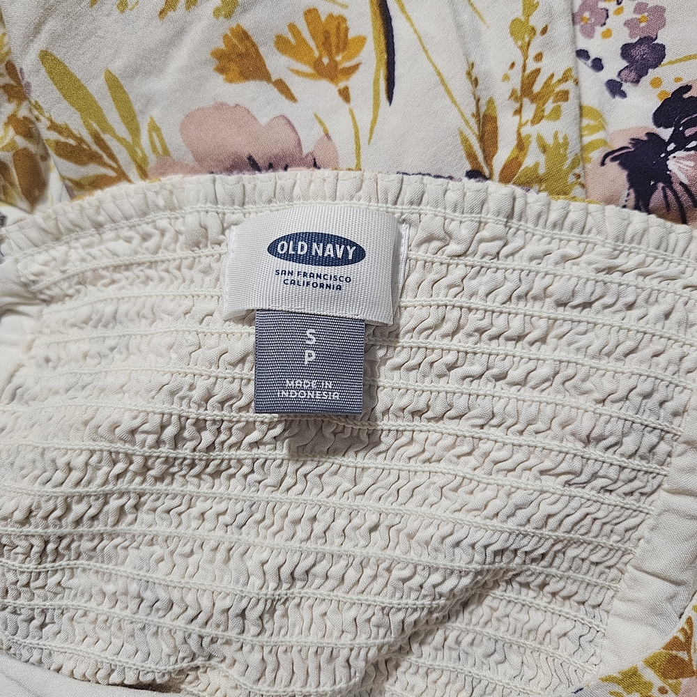 Old Navy Floral Print Dress - Picture 7 of 9